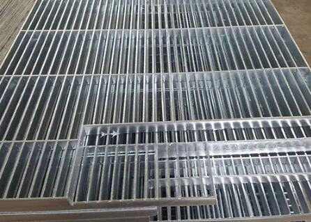 鍍鋅格柵板的種類及使用優(yōu)勢